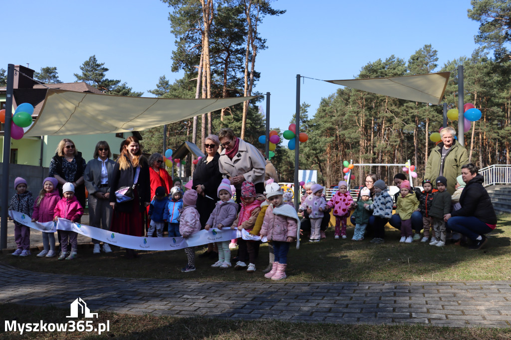 Fotorelacja: Nowe place zabaw przy Żłobkach Gminnych w Poraju i Żarkach-Letnisku
