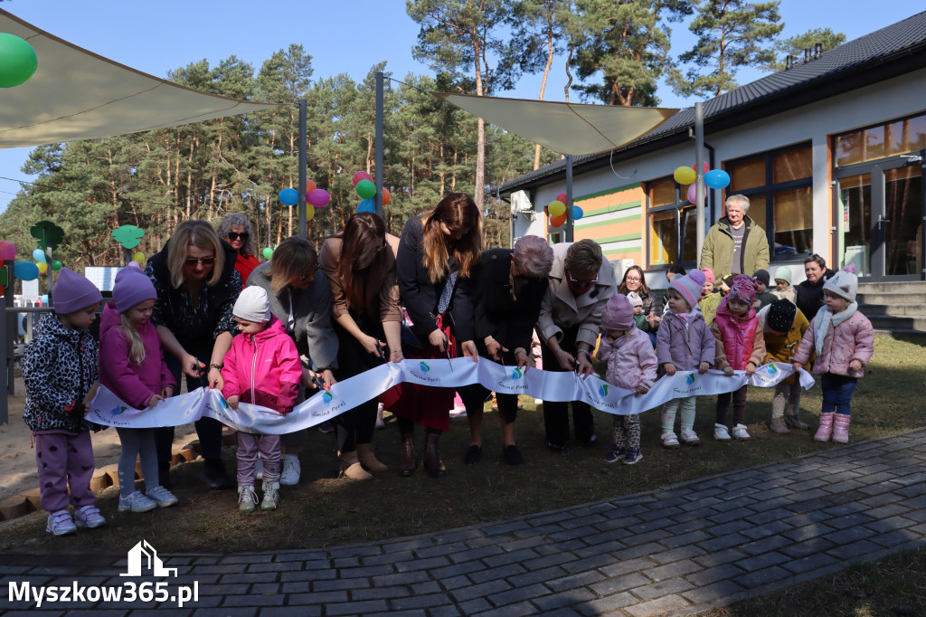 Fotorelacja: Nowe place zabaw przy Żłobkach Gminnych w Poraju i Żarkach-Letnisku