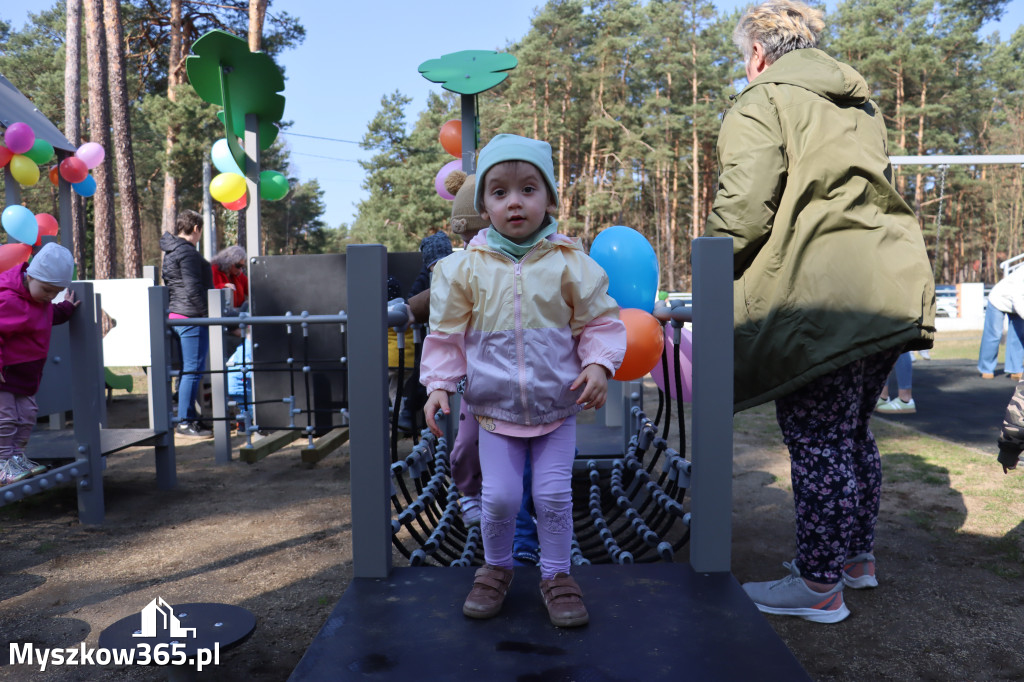 Fotorelacja: Nowe place zabaw przy Żłobkach Gminnych w Poraju i Żarkach-Letnisku
