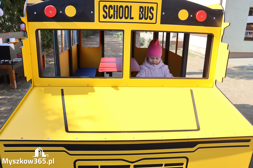 Fotorelacja: Nowe place zabaw przy Żłobkach Gminnych w Poraju i Żarkach-Letnisku