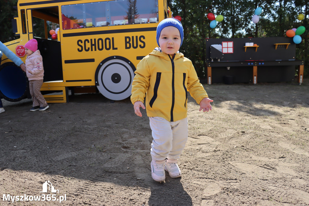 Fotorelacja: Nowe place zabaw przy Żłobkach Gminnych w Poraju i Żarkach-Letnisku