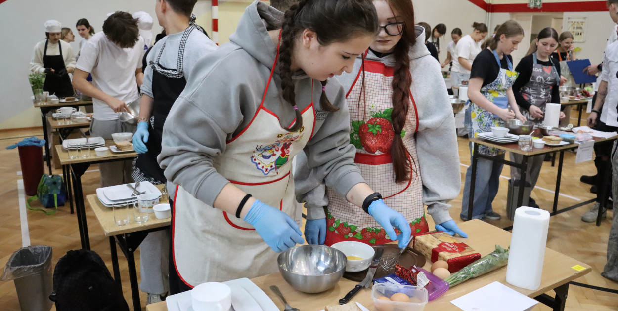 Fotorelacja: JAJECZNA REWOLUCJA TADKA w ZS im. Tadeusza Kościuszki w Żarkach