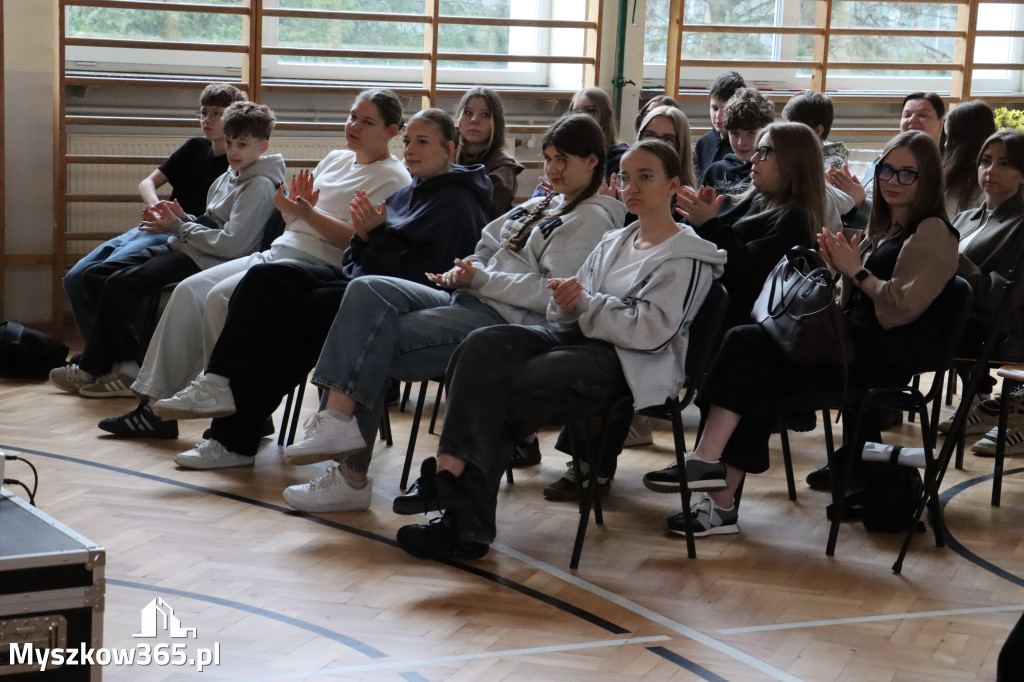 Fotorelacja: JAJECZNA REWOLUCJA TADKA w ZS im. Tadeusza Kościuszki w Żarkach