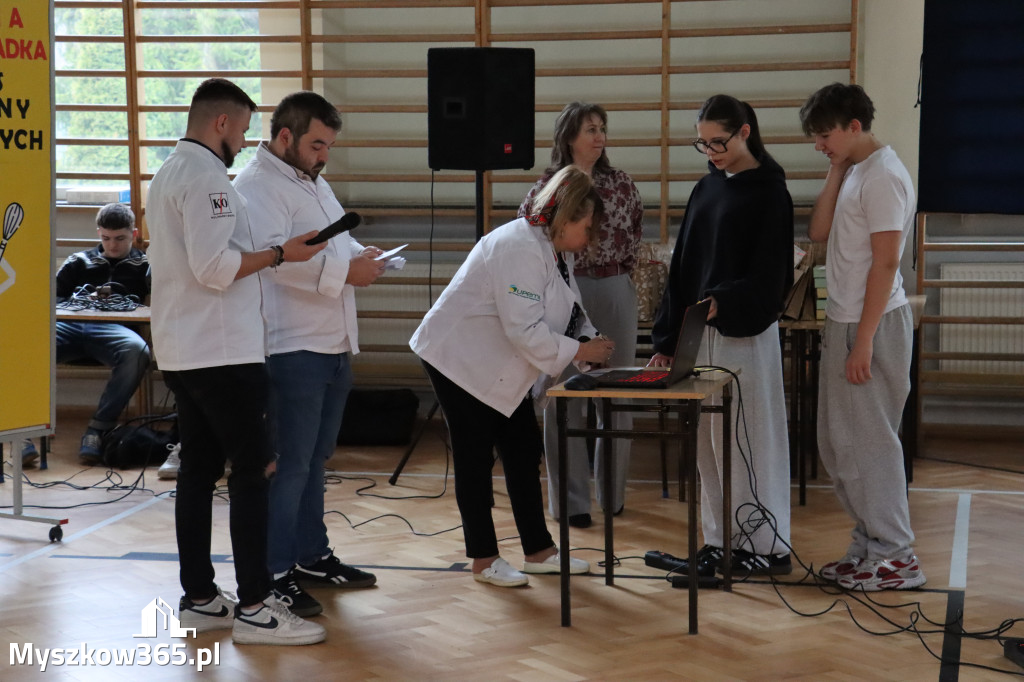 Fotorelacja: JAJECZNA REWOLUCJA TADKA w ZS im. Tadeusza Kościuszki w Żarkach