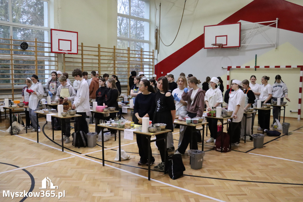 Fotorelacja: JAJECZNA REWOLUCJA TADKA w ZS im. Tadeusza Kościuszki w Żarkach