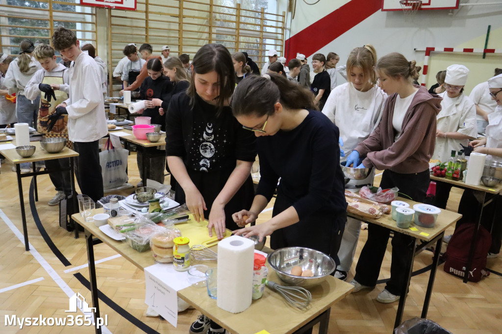 Fotorelacja: JAJECZNA REWOLUCJA TADKA w ZS im. Tadeusza Kościuszki w Żarkach