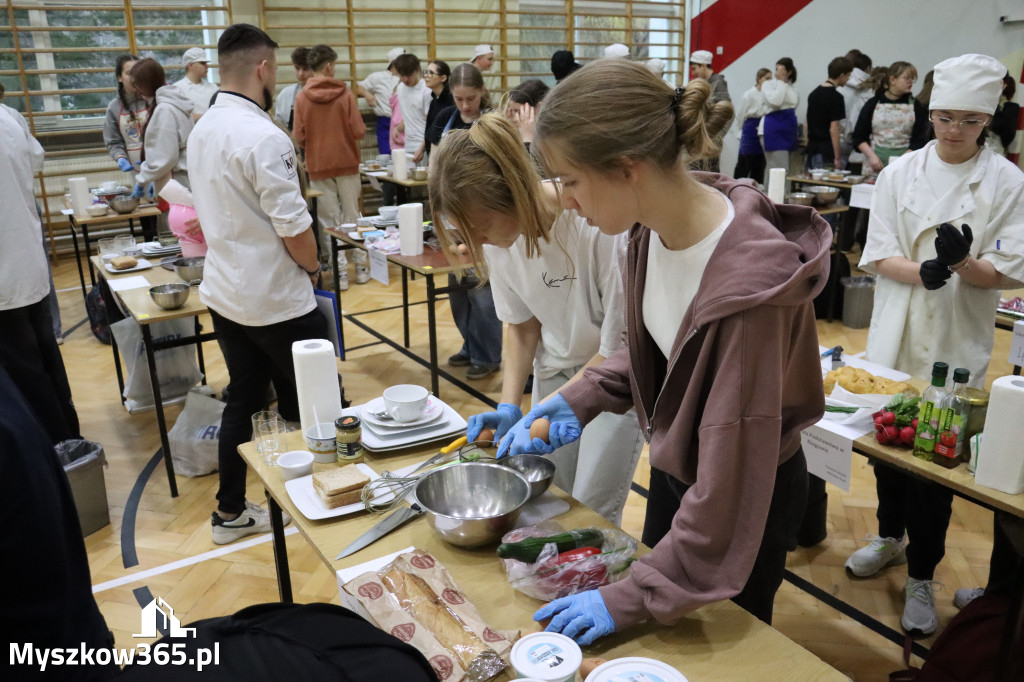 Fotorelacja: JAJECZNA REWOLUCJA TADKA w ZS im. Tadeusza Kościuszki w Żarkach