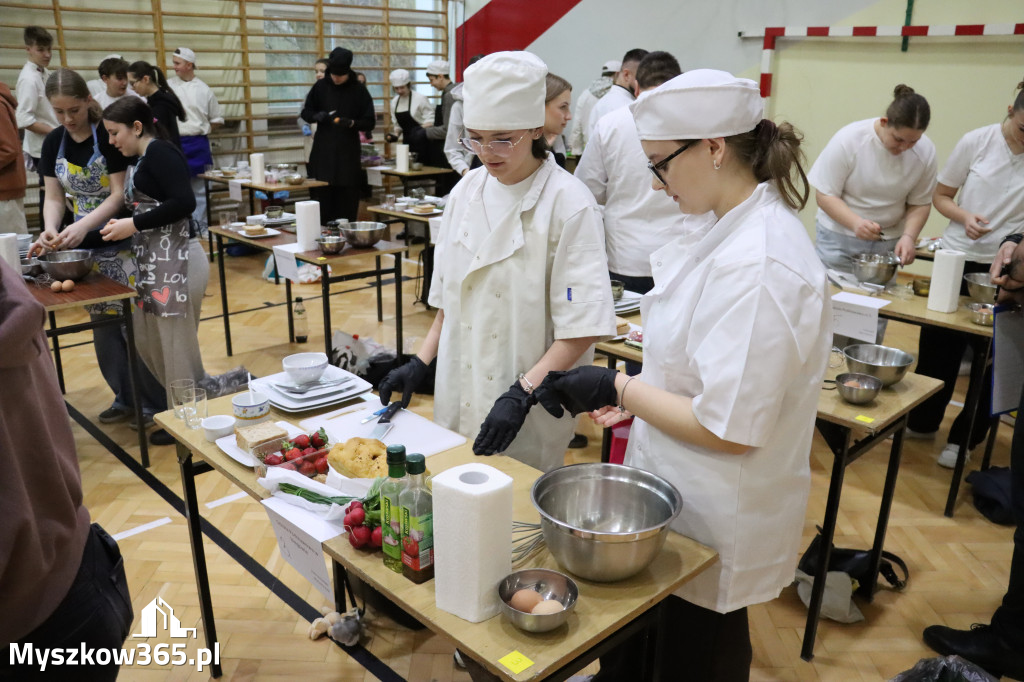 Fotorelacja: JAJECZNA REWOLUCJA TADKA w ZS im. Tadeusza Kościuszki w Żarkach