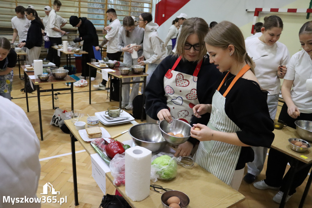 Fotorelacja: JAJECZNA REWOLUCJA TADKA w ZS im. Tadeusza Kościuszki w Żarkach