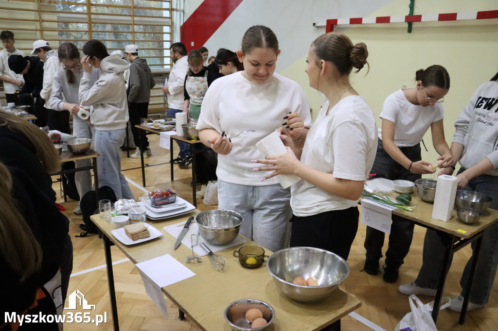 Fotorelacja: JAJECZNA REWOLUCJA TADKA w ZS im. Tadeusza Kościuszki w Żarkach