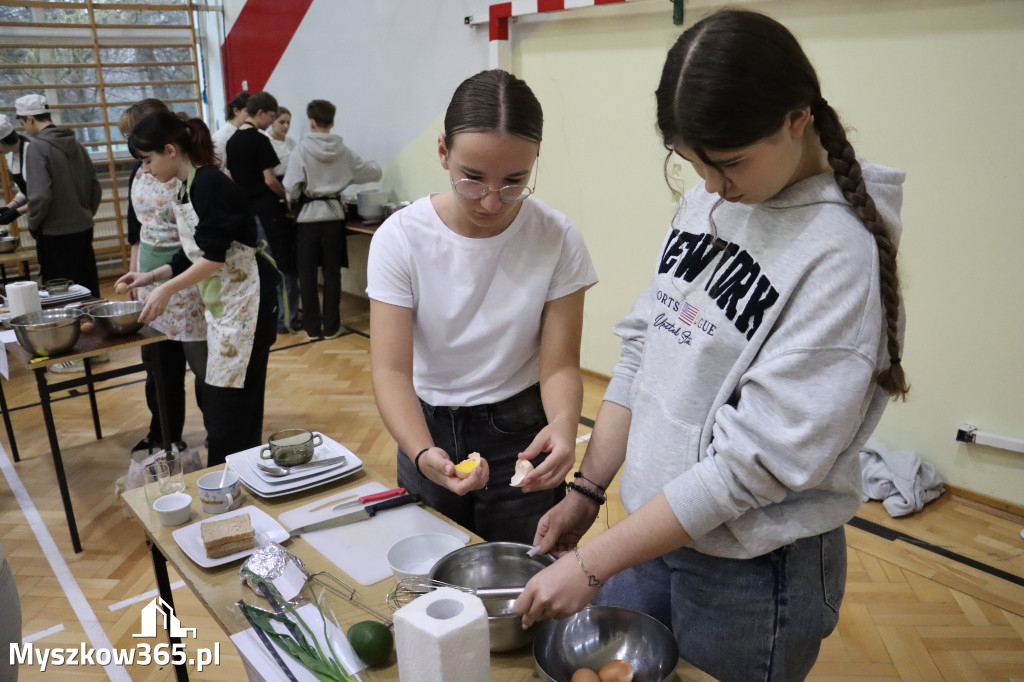 Fotorelacja: JAJECZNA REWOLUCJA TADKA w ZS im. Tadeusza Kościuszki w Żarkach