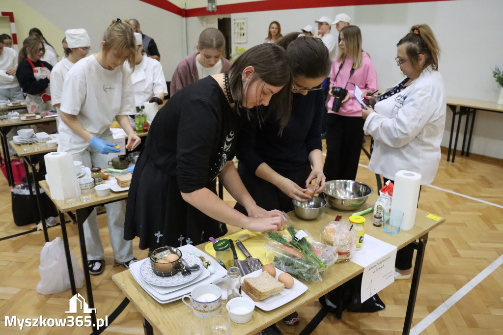 Fotorelacja: JAJECZNA REWOLUCJA TADKA w ZS im. Tadeusza Kościuszki w Żarkach