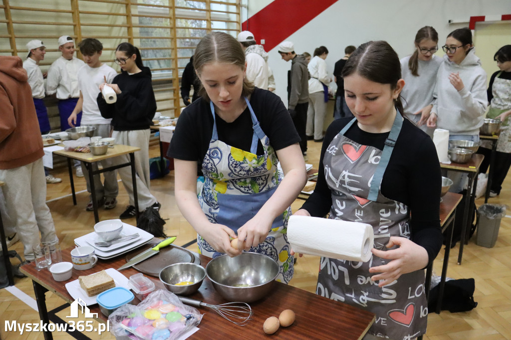 Fotorelacja: JAJECZNA REWOLUCJA TADKA w ZS im. Tadeusza Kościuszki w Żarkach