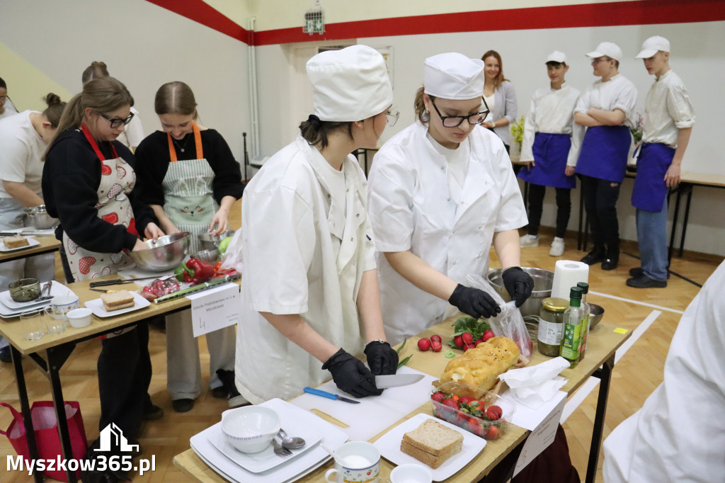 Fotorelacja: JAJECZNA REWOLUCJA TADKA w ZS im. Tadeusza Kościuszki w Żarkach
