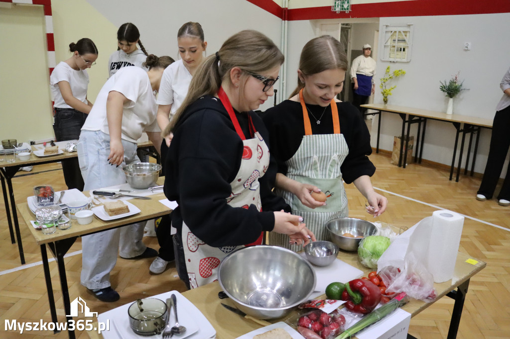 Fotorelacja: JAJECZNA REWOLUCJA TADKA w ZS im. Tadeusza Kościuszki w Żarkach