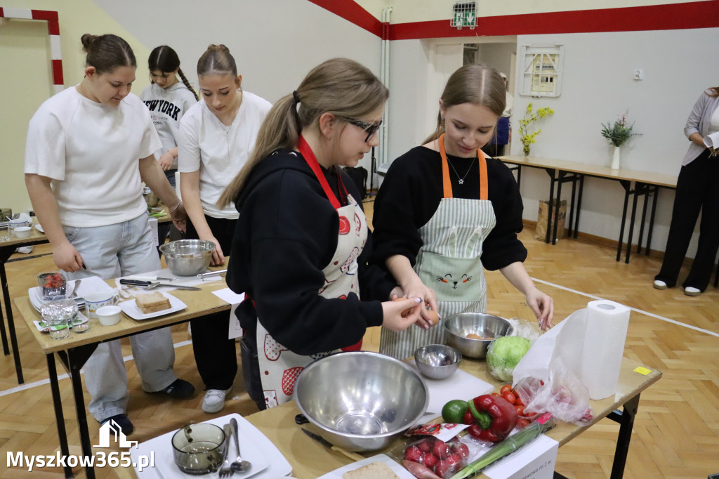 Fotorelacja: JAJECZNA REWOLUCJA TADKA w ZS im. Tadeusza Kościuszki w Żarkach