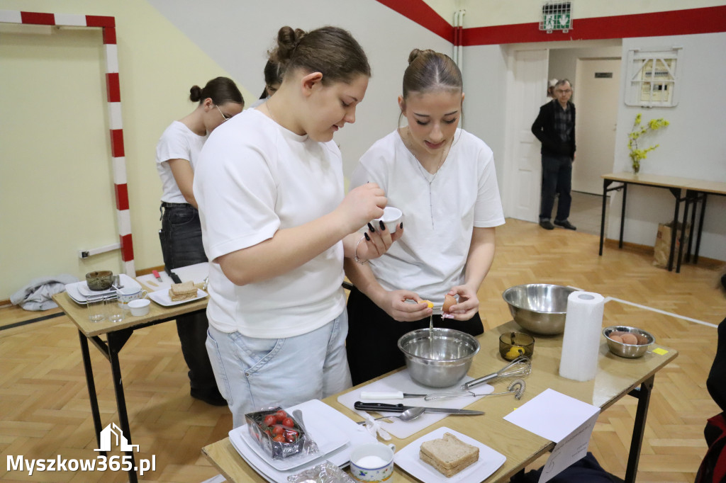 Fotorelacja: JAJECZNA REWOLUCJA TADKA w ZS im. Tadeusza Kościuszki w Żarkach