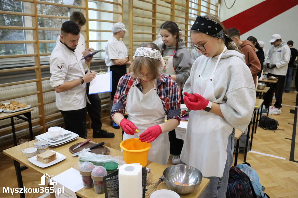 Fotorelacja: JAJECZNA REWOLUCJA TADKA w ZS im. Tadeusza Kościuszki w Żarkach