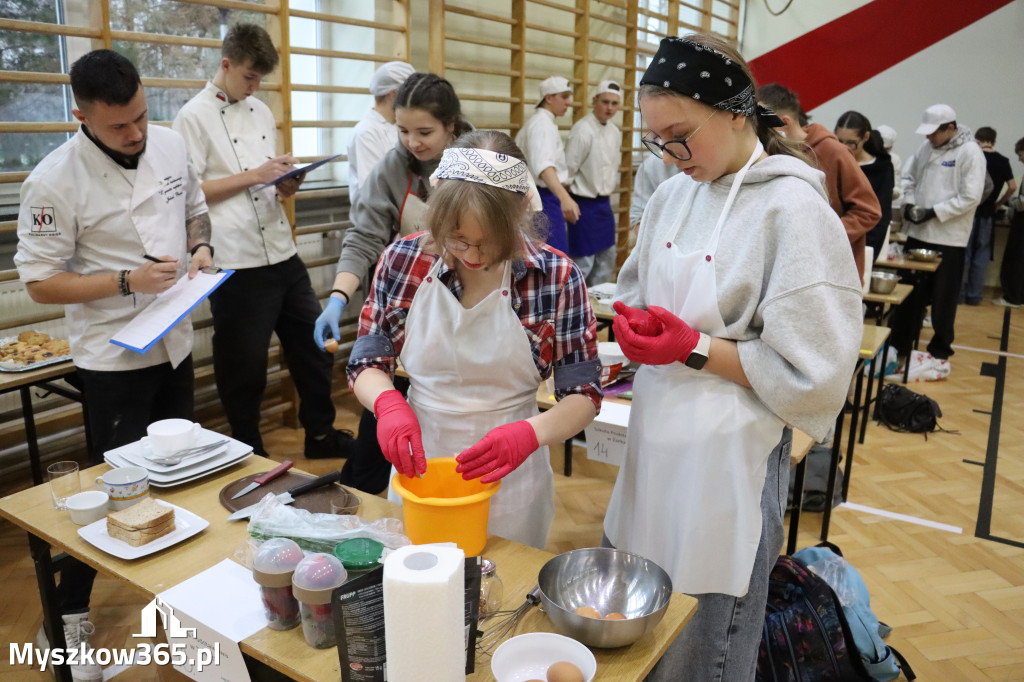 Fotorelacja: JAJECZNA REWOLUCJA TADKA w ZS im. Tadeusza Kościuszki w Żarkach