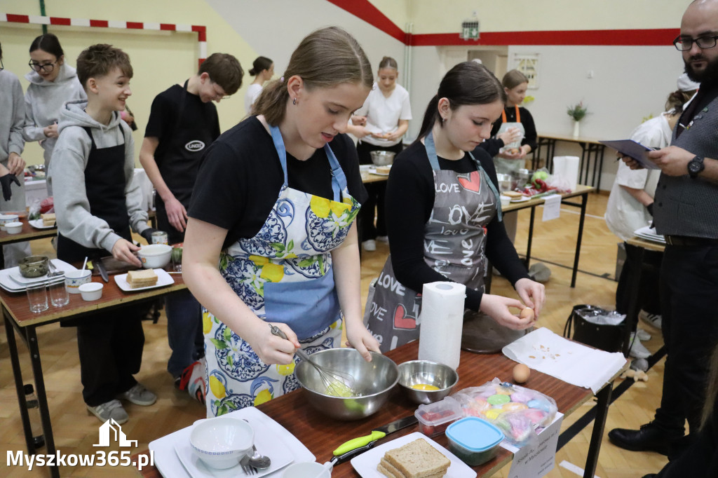 Fotorelacja: JAJECZNA REWOLUCJA TADKA w ZS im. Tadeusza Kościuszki w Żarkach