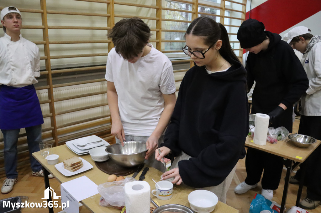 Fotorelacja: JAJECZNA REWOLUCJA TADKA w ZS im. Tadeusza Kościuszki w Żarkach