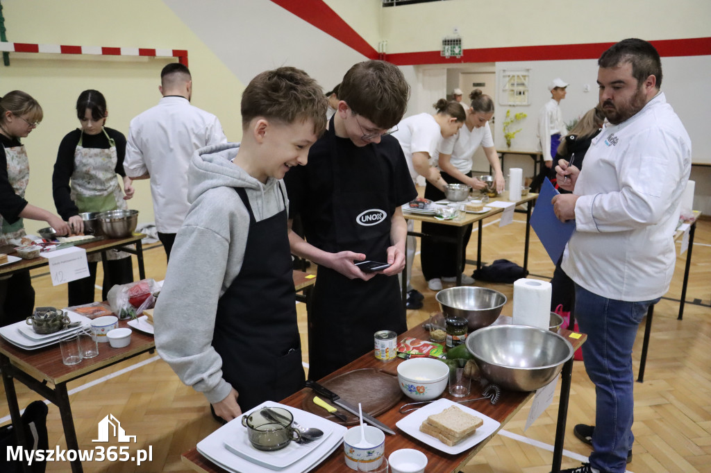 Fotorelacja: JAJECZNA REWOLUCJA TADKA w ZS im. Tadeusza Kościuszki w Żarkach
