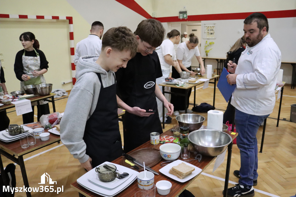 Fotorelacja: JAJECZNA REWOLUCJA TADKA w ZS im. Tadeusza Kościuszki w Żarkach