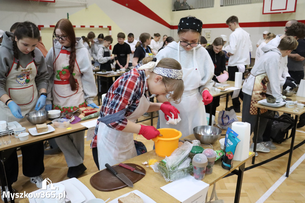 Fotorelacja: JAJECZNA REWOLUCJA TADKA w ZS im. Tadeusza Kościuszki w Żarkach