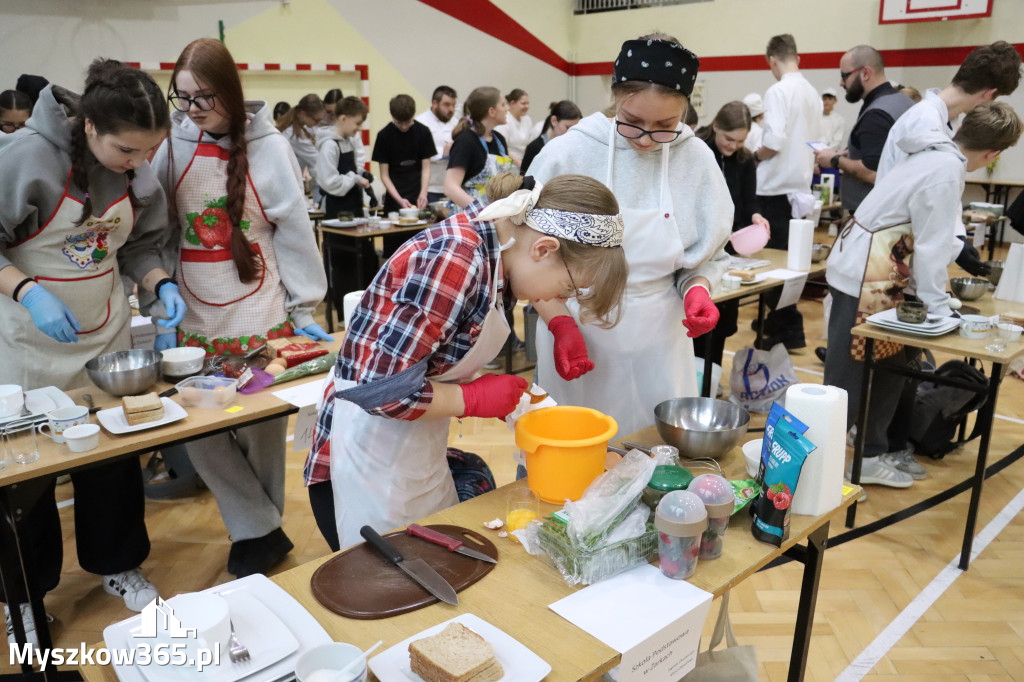 Fotorelacja: JAJECZNA REWOLUCJA TADKA w ZS im. Tadeusza Kościuszki w Żarkach