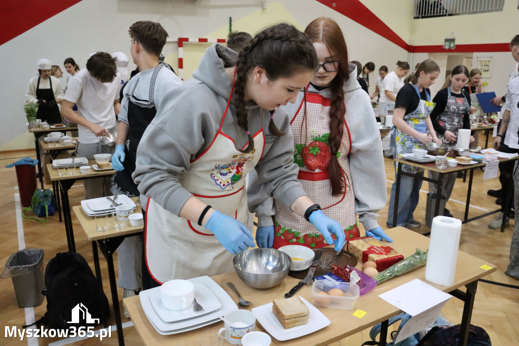 Fotorelacja: JAJECZNA REWOLUCJA TADKA w ZS im. Tadeusza Kościuszki w Żarkach