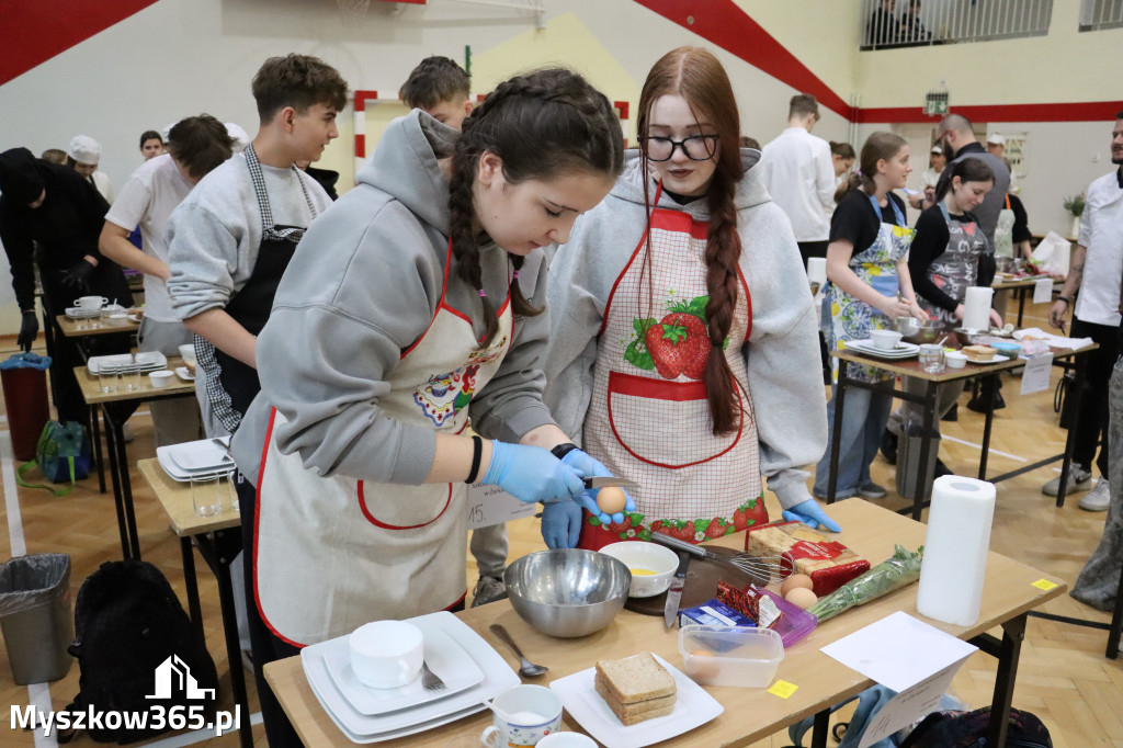 Fotorelacja: JAJECZNA REWOLUCJA TADKA w ZS im. Tadeusza Kościuszki w Żarkach
