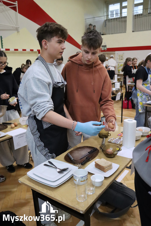 Fotorelacja: JAJECZNA REWOLUCJA TADKA w ZS im. Tadeusza Kościuszki w Żarkach