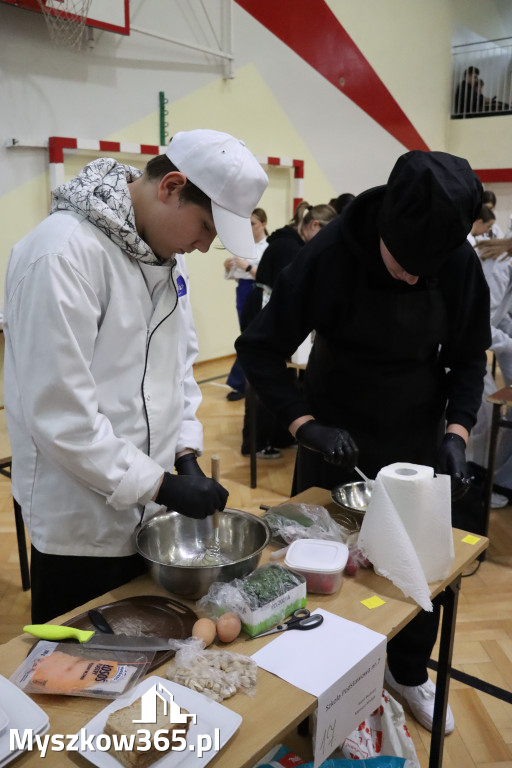 Fotorelacja: JAJECZNA REWOLUCJA TADKA w ZS im. Tadeusza Kościuszki w Żarkach