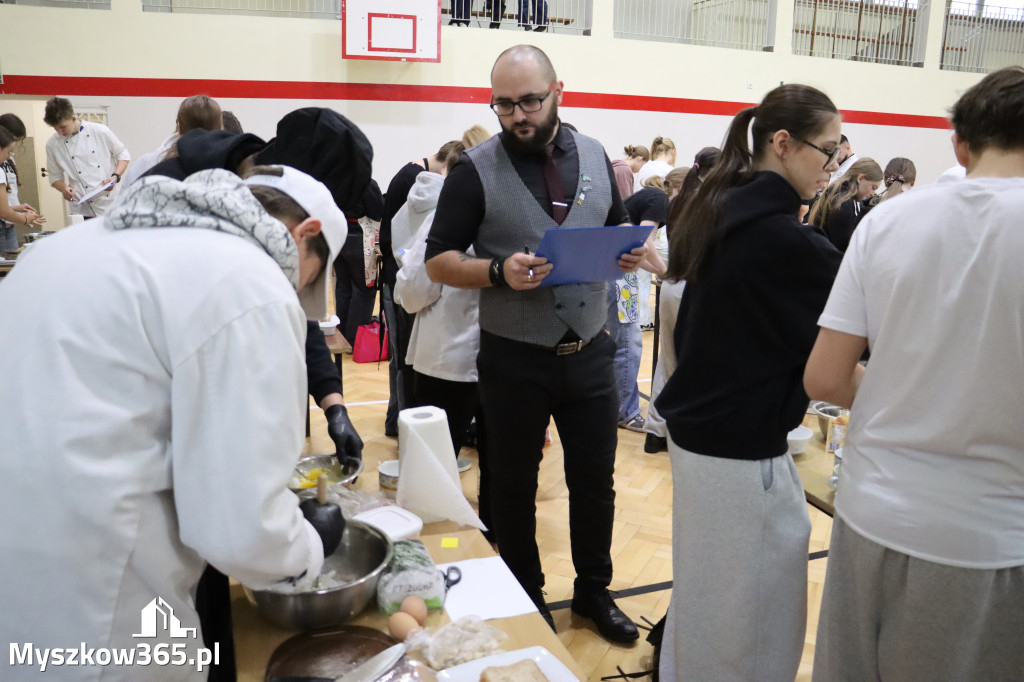 Fotorelacja: JAJECZNA REWOLUCJA TADKA w ZS im. Tadeusza Kościuszki w Żarkach