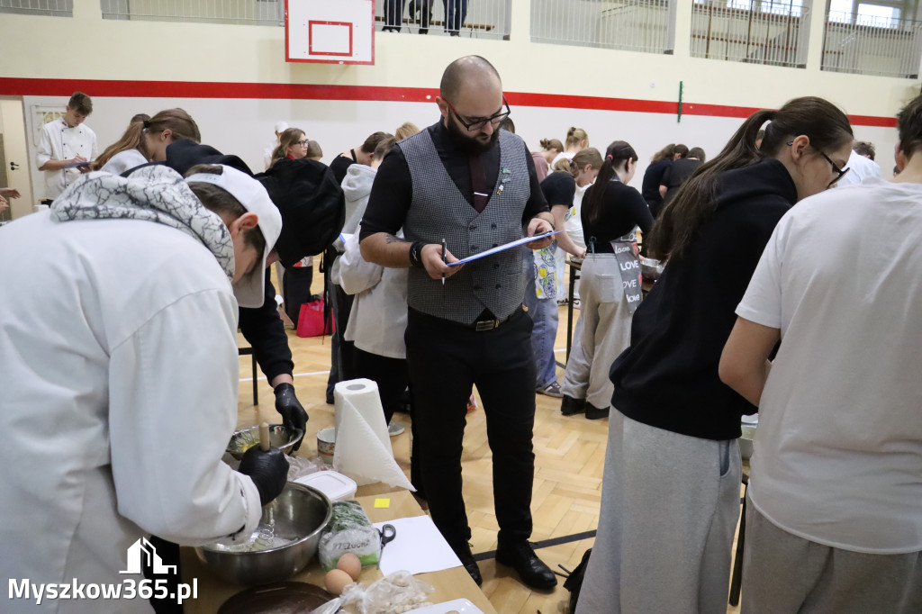 Fotorelacja: JAJECZNA REWOLUCJA TADKA w ZS im. Tadeusza Kościuszki w Żarkach