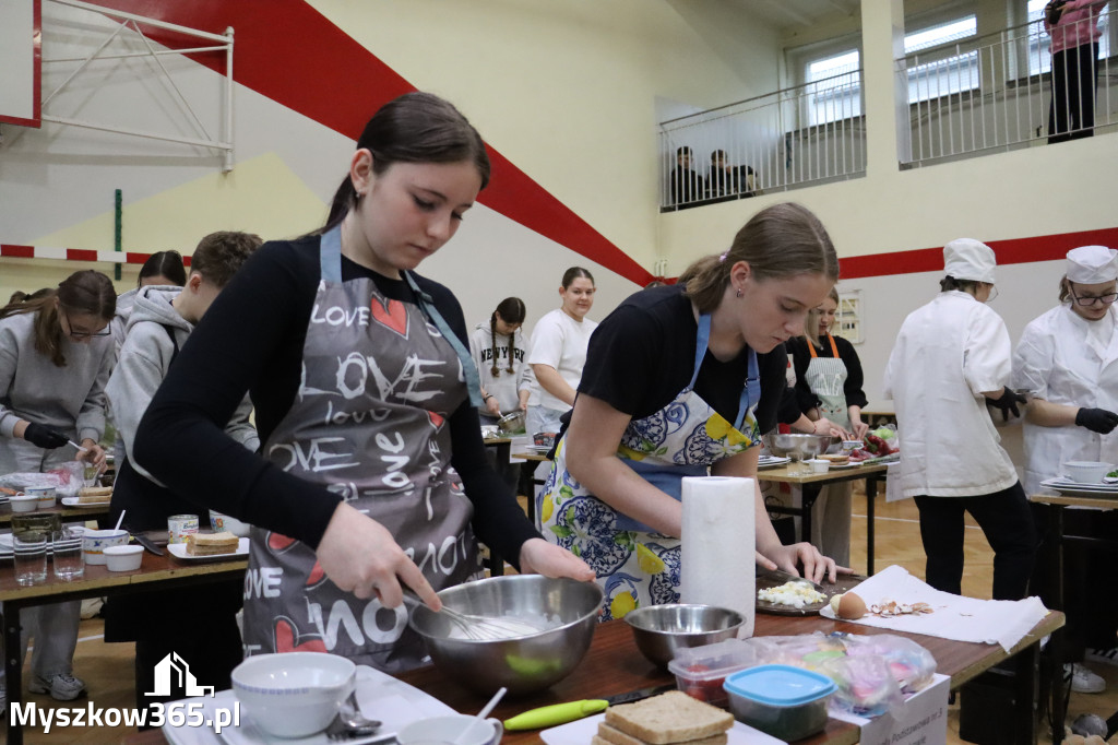 Fotorelacja: JAJECZNA REWOLUCJA TADKA w ZS im. Tadeusza Kościuszki w Żarkach