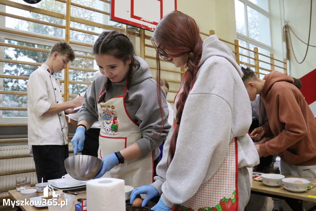 Fotorelacja: JAJECZNA REWOLUCJA TADKA w ZS im. Tadeusza Kościuszki w Żarkach