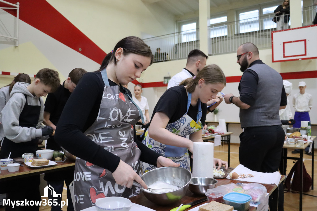 Fotorelacja: JAJECZNA REWOLUCJA TADKA w ZS im. Tadeusza Kościuszki w Żarkach