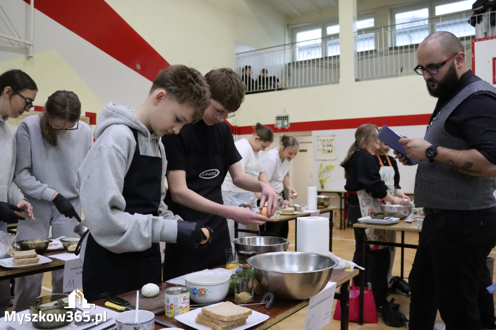 Fotorelacja: JAJECZNA REWOLUCJA TADKA w ZS im. Tadeusza Kościuszki w Żarkach