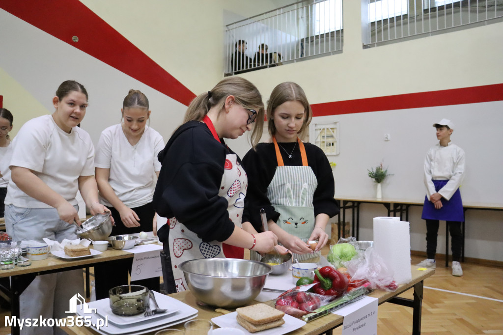 Fotorelacja: JAJECZNA REWOLUCJA TADKA w ZS im. Tadeusza Kościuszki w Żarkach