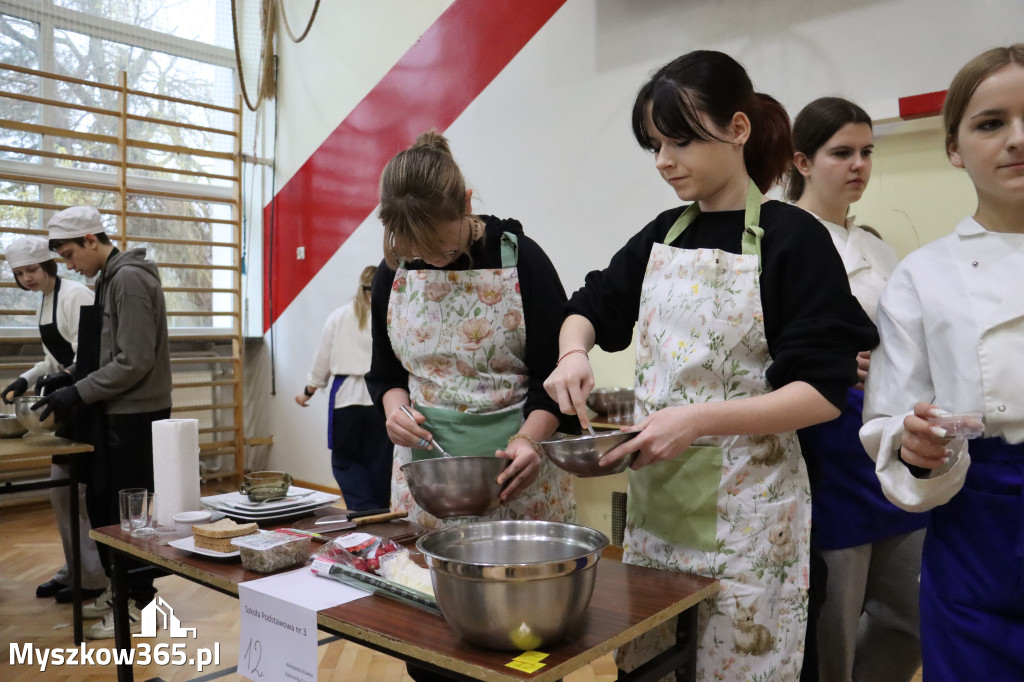 Fotorelacja: JAJECZNA REWOLUCJA TADKA w ZS im. Tadeusza Kościuszki w Żarkach
