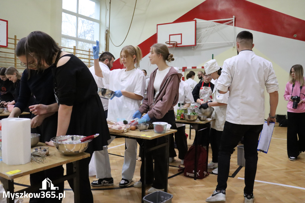 Fotorelacja: JAJECZNA REWOLUCJA TADKA w ZS im. Tadeusza Kościuszki w Żarkach