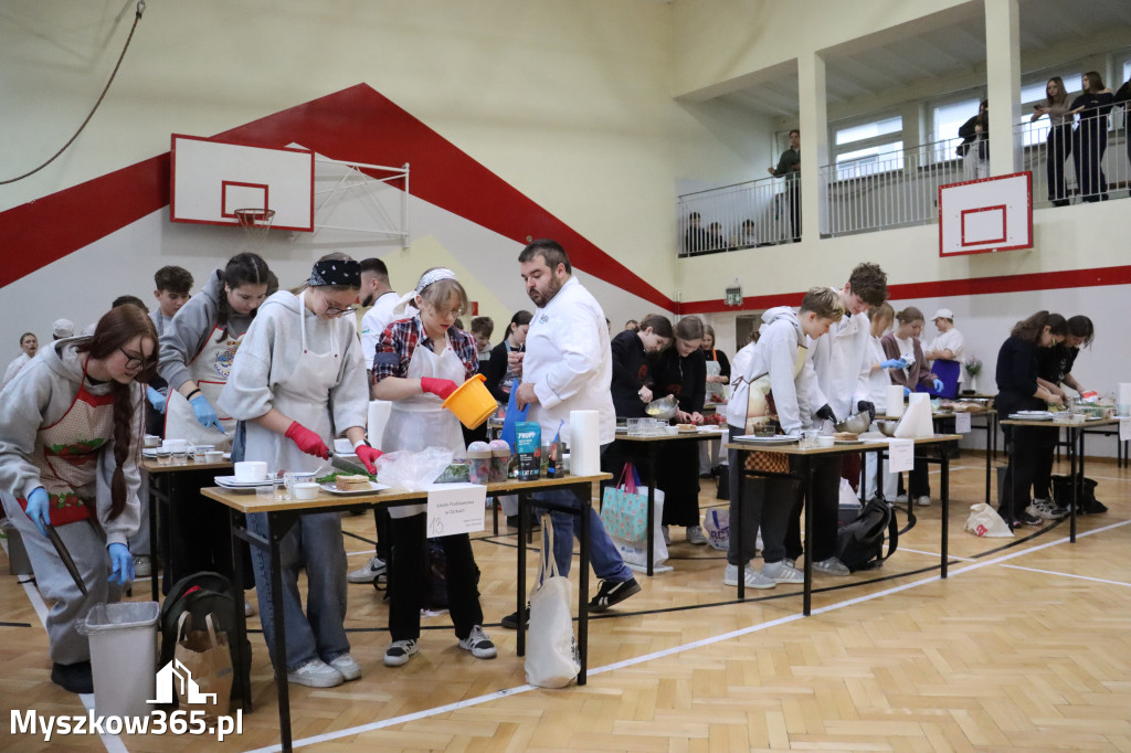 Fotorelacja: JAJECZNA REWOLUCJA TADKA w ZS im. Tadeusza Kościuszki w Żarkach