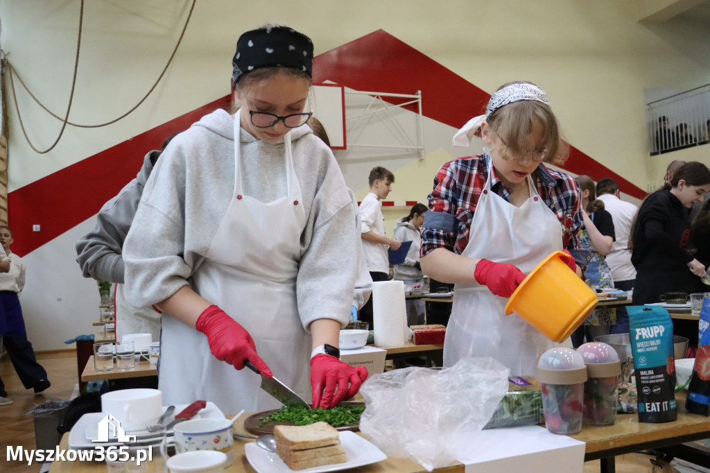 Fotorelacja: JAJECZNA REWOLUCJA TADKA w ZS im. Tadeusza Kościuszki w Żarkach