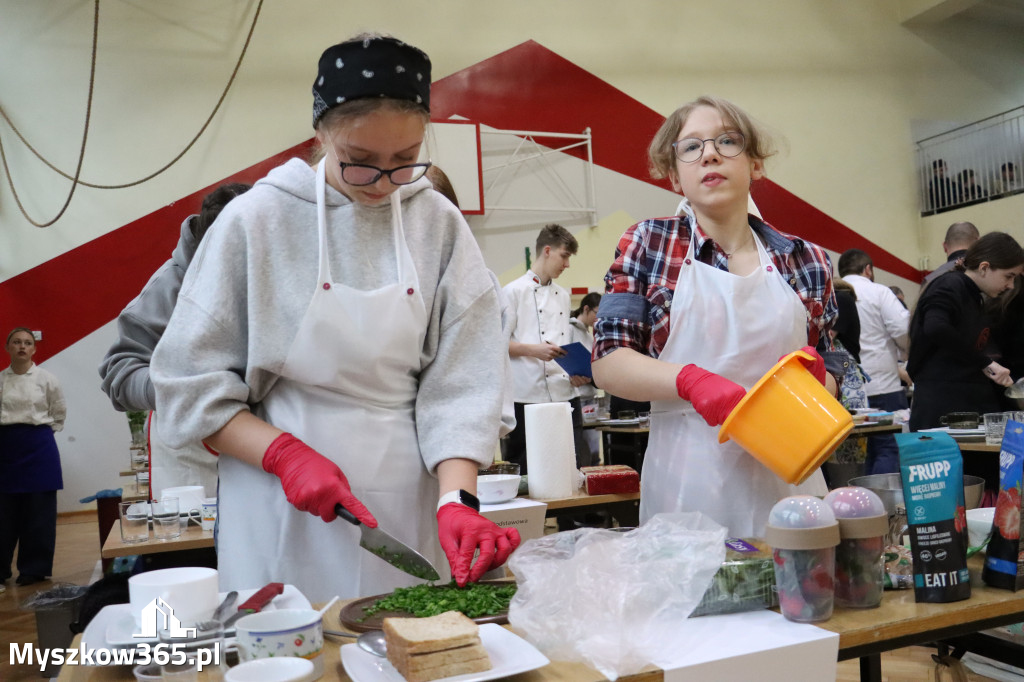 Fotorelacja: JAJECZNA REWOLUCJA TADKA w ZS im. Tadeusza Kościuszki w Żarkach