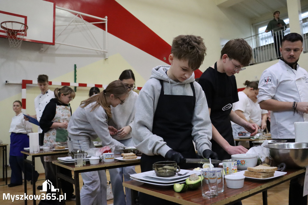 Fotorelacja: JAJECZNA REWOLUCJA TADKA w ZS im. Tadeusza Kościuszki w Żarkach