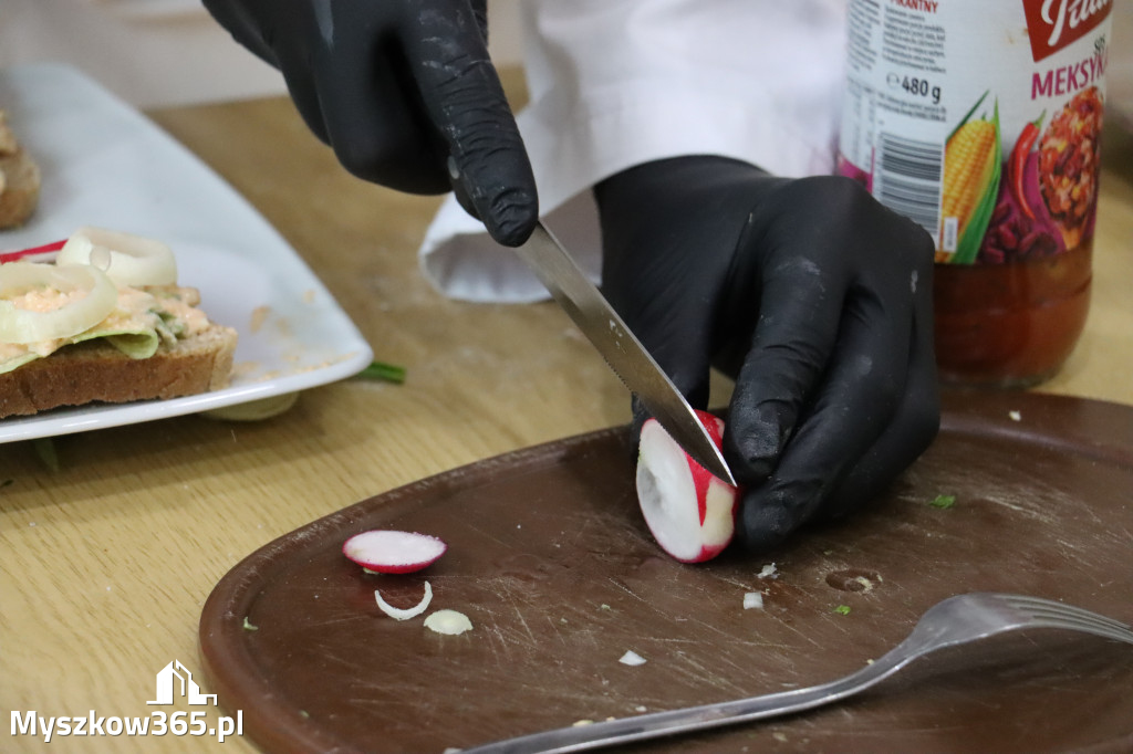 Fotorelacja: JAJECZNA REWOLUCJA TADKA w ZS im. Tadeusza Kościuszki w Żarkach