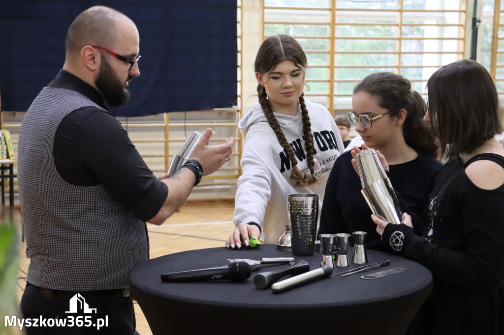 Fotorelacja: JAJECZNA REWOLUCJA TADKA w ZS im. Tadeusza Kościuszki w Żarkach