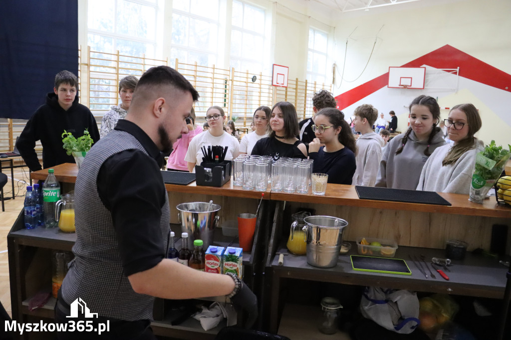 Fotorelacja: JAJECZNA REWOLUCJA TADKA w ZS im. Tadeusza Kościuszki w Żarkach