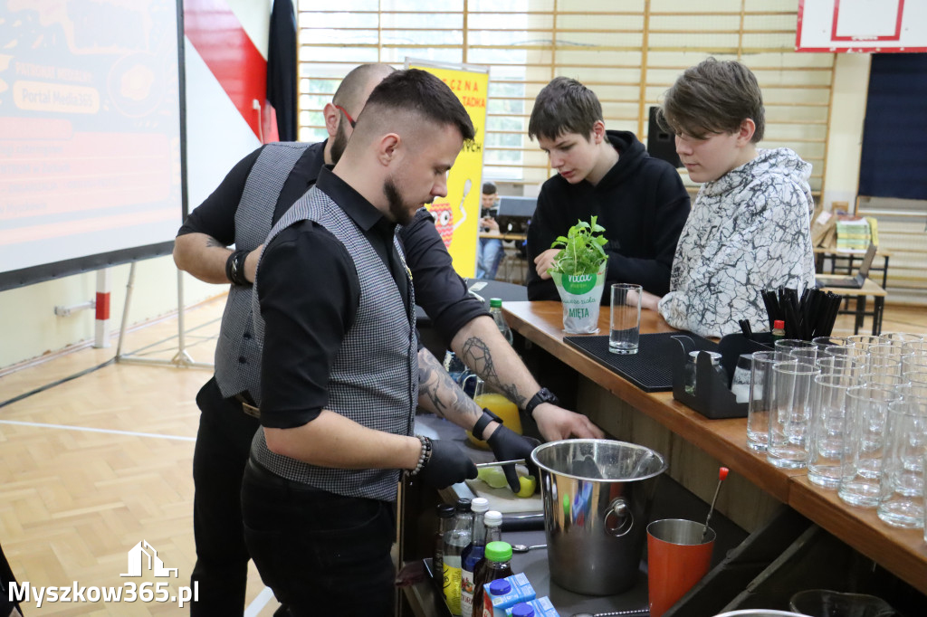 Fotorelacja: JAJECZNA REWOLUCJA TADKA w ZS im. Tadeusza Kościuszki w Żarkach